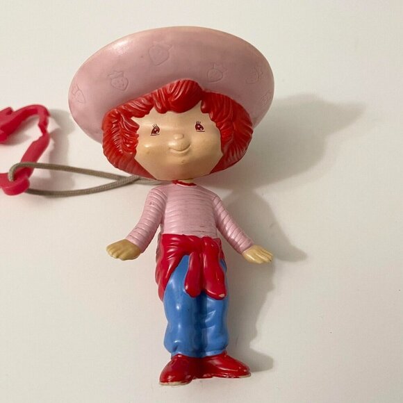 Clip On Plastic Strawberry Shortcake Figure Toy - Picture 13 of 15